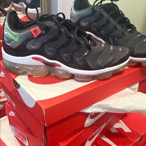 Nike Men’s Black and Green Air VaporMax Plus Sneakers